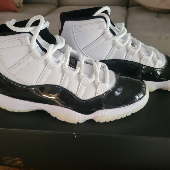 Jordan DMP -  Black and White - Picture 2 of 4